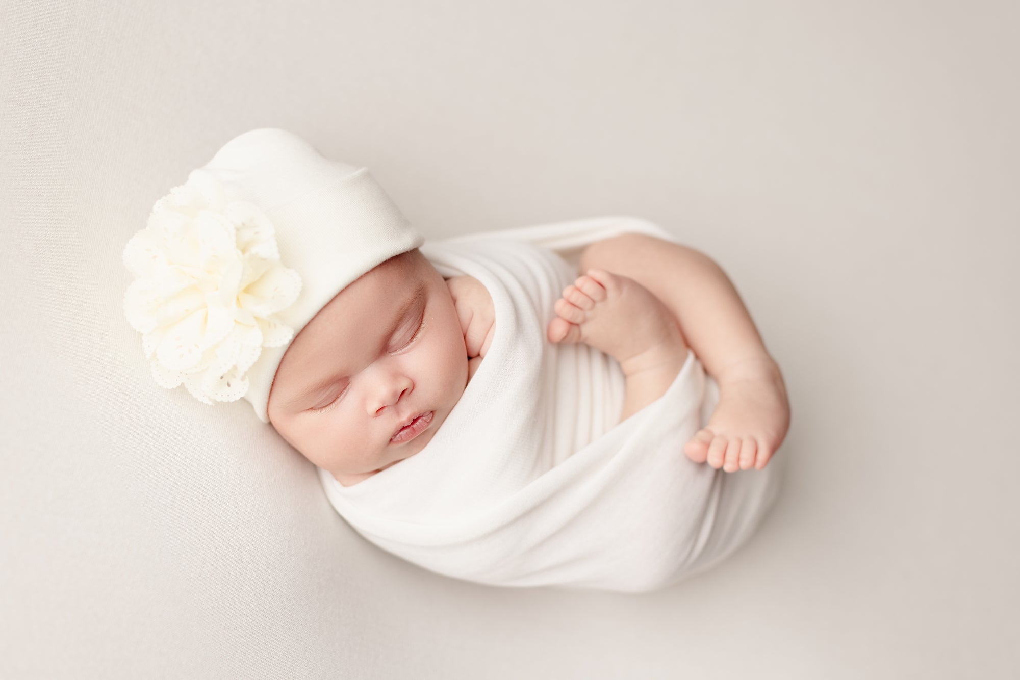 'Eyelet' Flower Baby Hat // Ivory