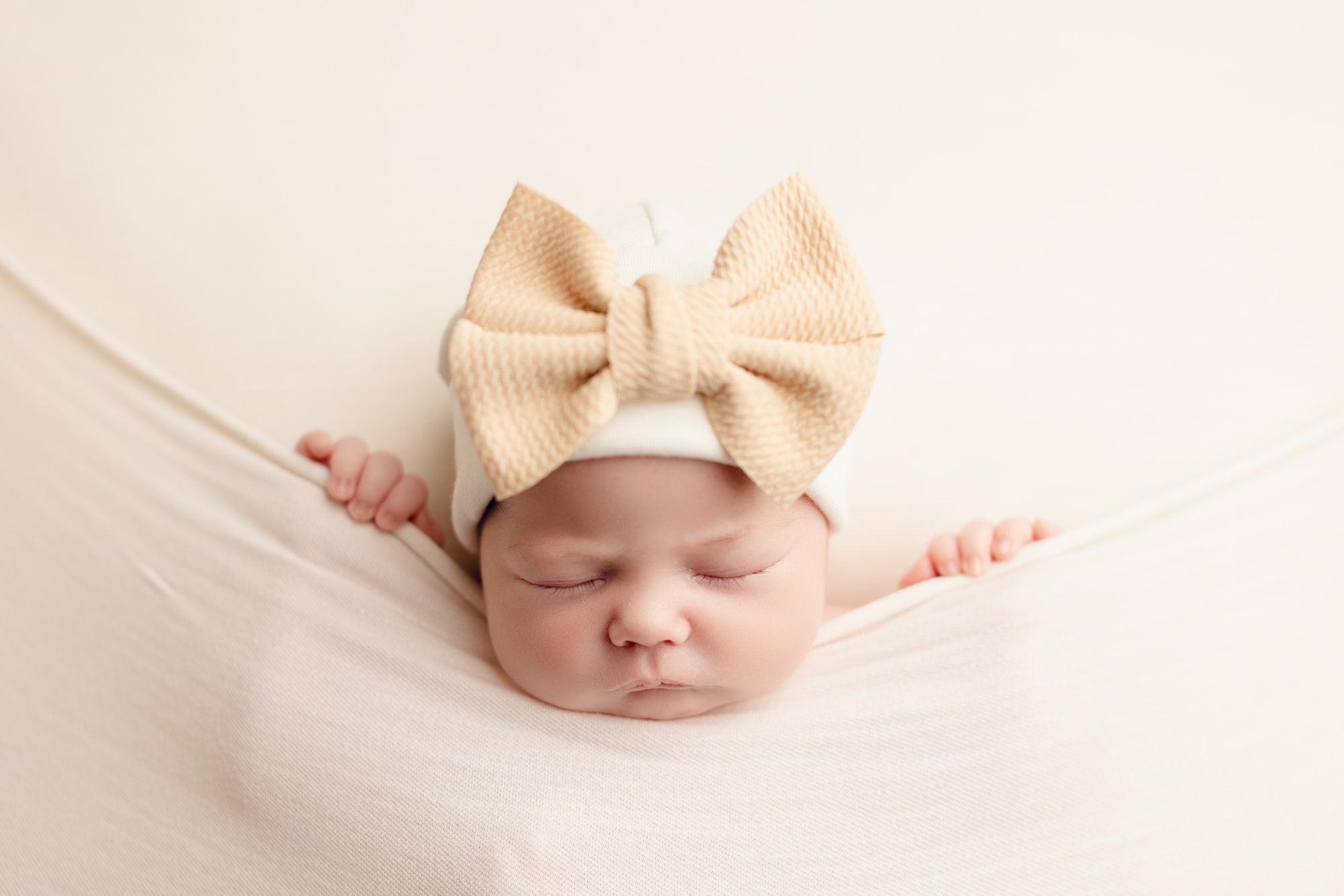 'Little Poppy' Bow Baby Hat // Beige